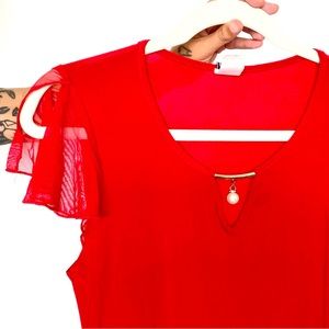 stunning pearl cutout detail & flowy sheer sleeve stretchy top 🥺